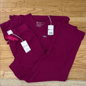 Figs Rich Magenta Scrub Set Cade pants Catarina top. Brand new
